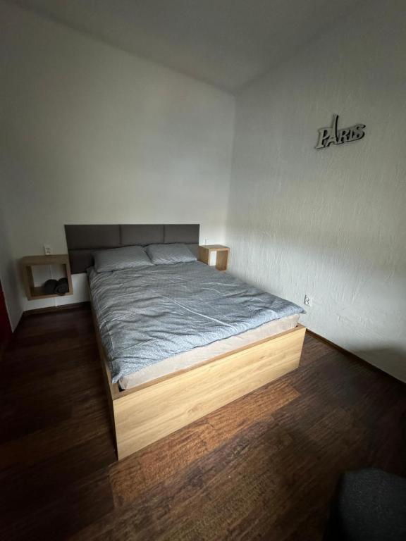 Hotelowe Pokoje Paris -Rynek Centrum- City One Κίελτσε Εξωτερικό φωτογραφία
