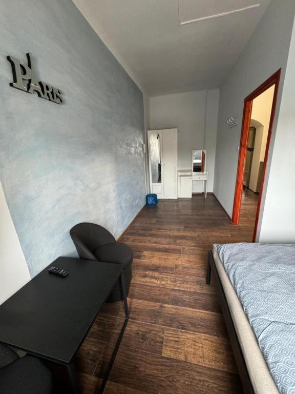 Hotelowe Pokoje Paris -Rynek Centrum- City One Κίελτσε Εξωτερικό φωτογραφία