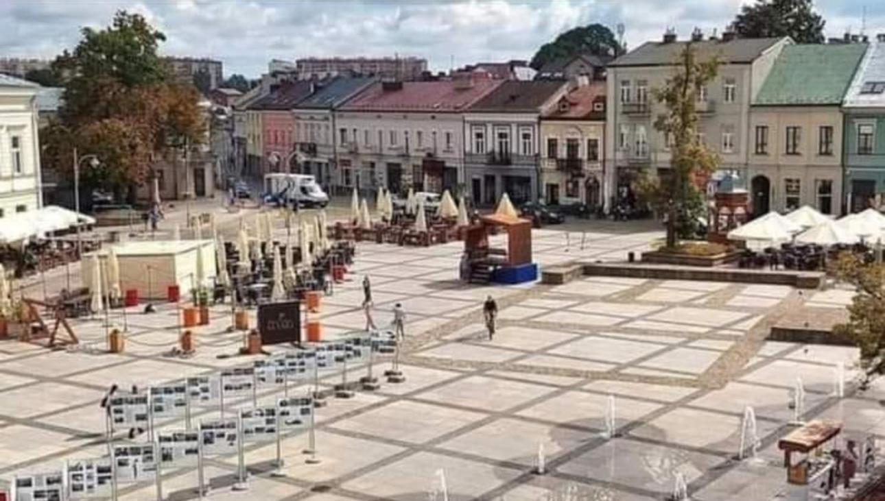 Hotelowe Pokoje Paris -Rynek Centrum- City One Κίελτσε Εξωτερικό φωτογραφία